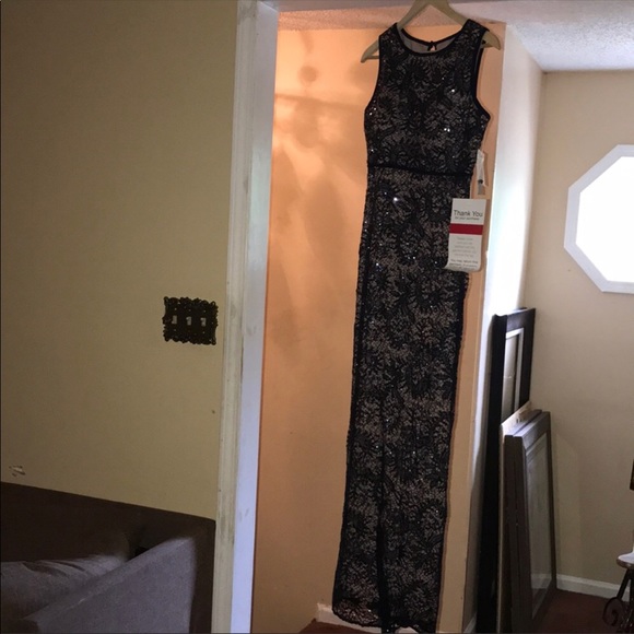 Night Way Collections Gown - Picture 3 of 5